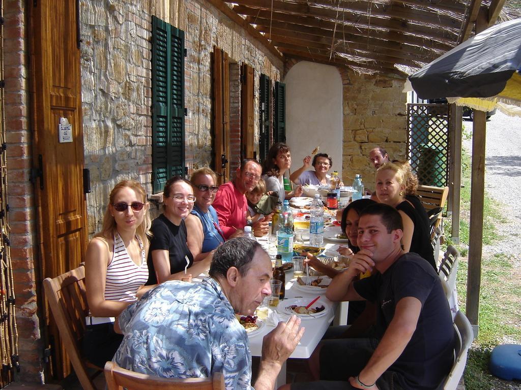 Casa Dell' Abbondanza B&B Agriturismo Vigoleno Екстер'єр фото